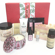 Load image into Gallery viewer, Pamper Christmas Pack - Deluxe Bath
